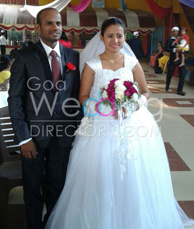 A Dazzling Goa Wedding With A Kickass Bridal Entry | Goa wedding, Bridal  looks, Indian wedding planning